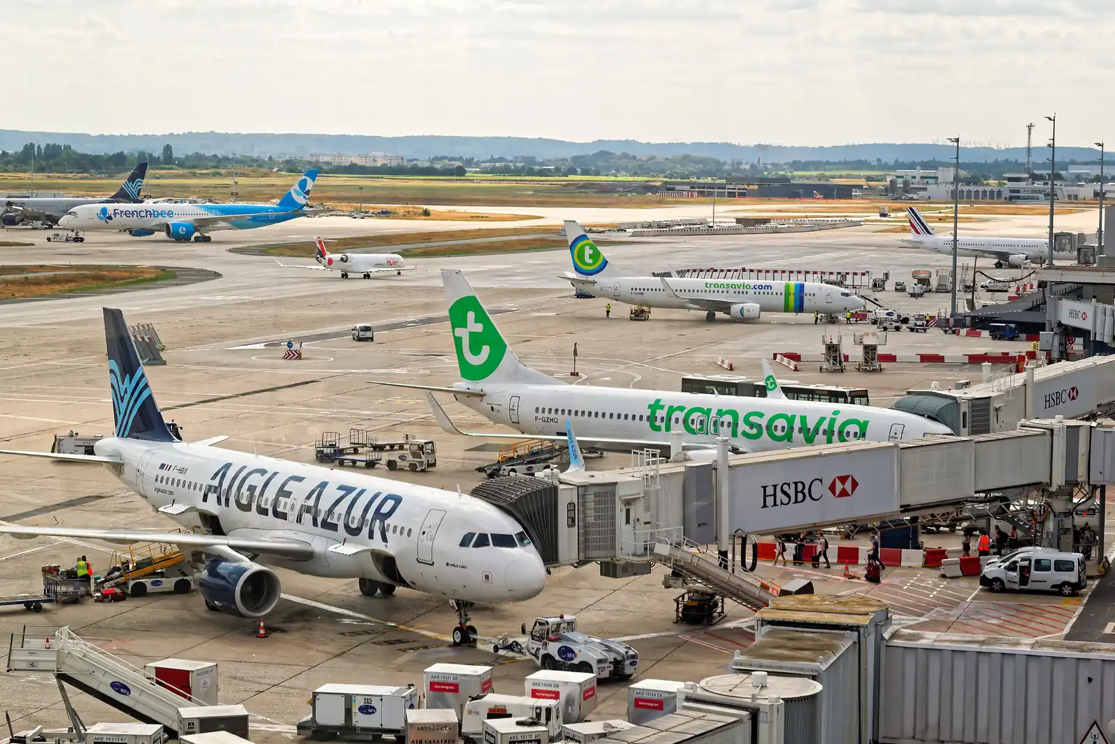 Terminal Sud de l'aéroport d'Orly, desservi depuis Montereau par l'A5