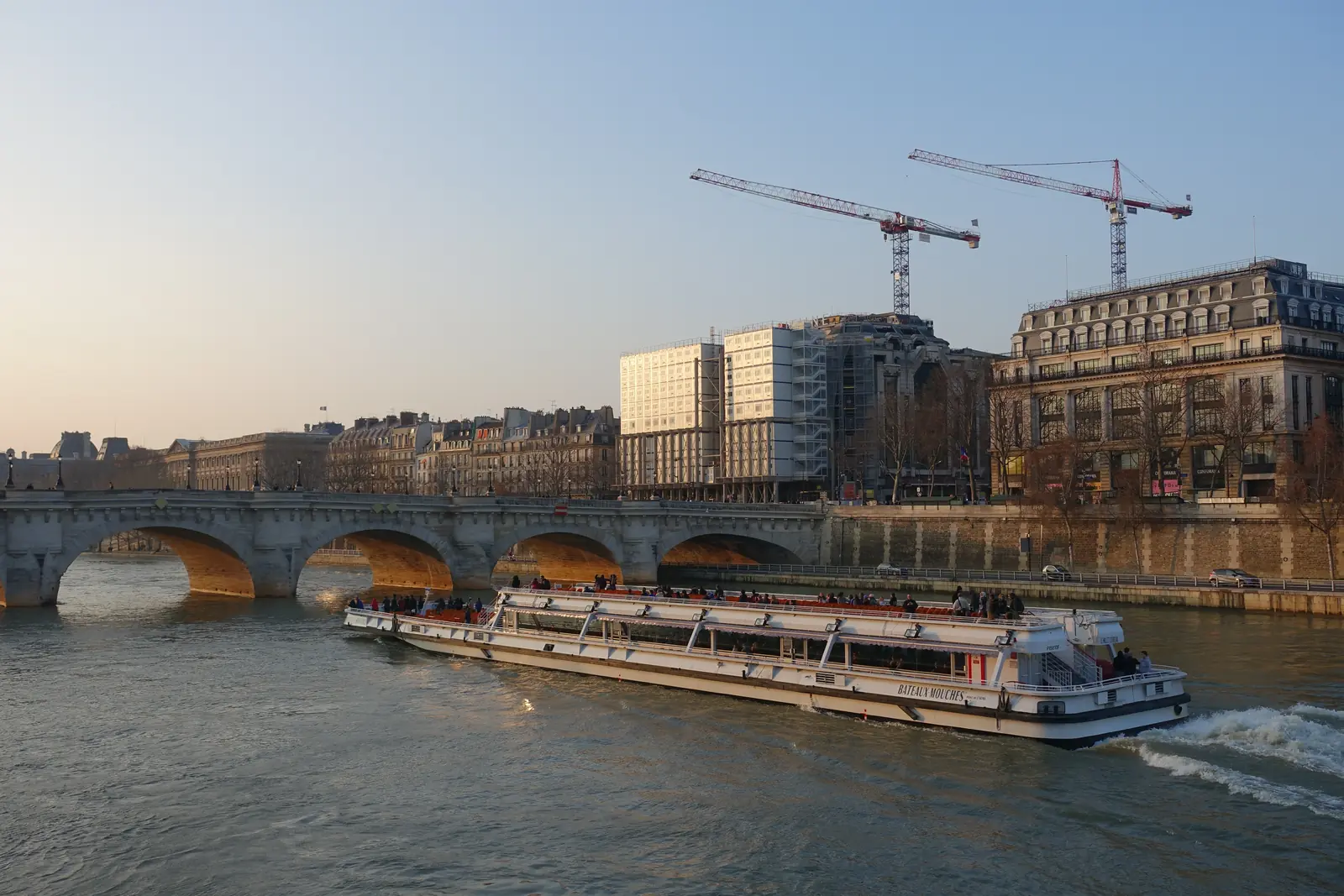La Samaritaine et le Pont Neuf à Paris, à environ 1 h 15 de route de Montereau