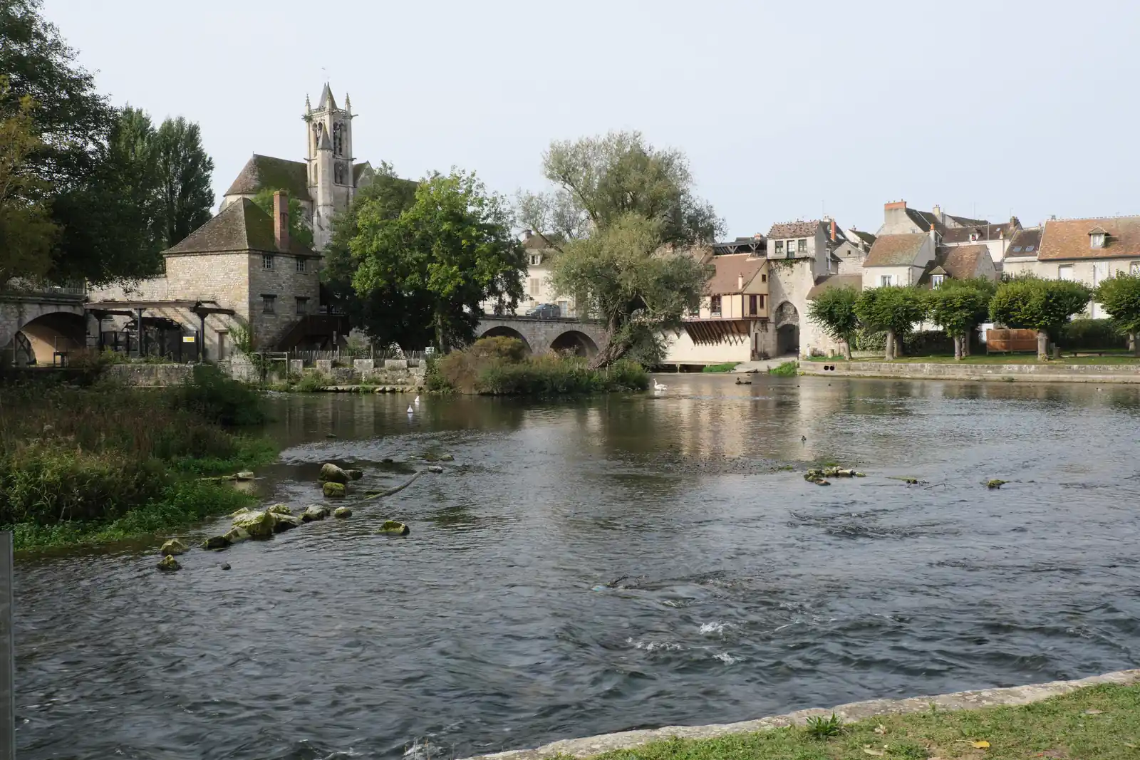 Bords du Loing à Moret, paysage peint par Alfred Sisley entre 1889 et 1899
