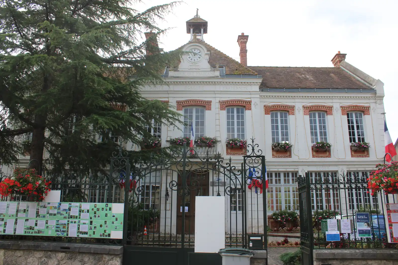 Hôtel de ville de Vulaines-sur-Seine, village connu pour la maison de Mallarmé